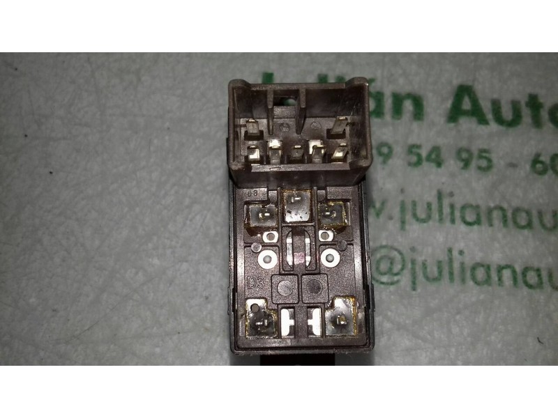 Recambio de mando elevalunas delantero derecho para kia rio 1.4 active referencia OEM IAM 935811G000 621W03620 