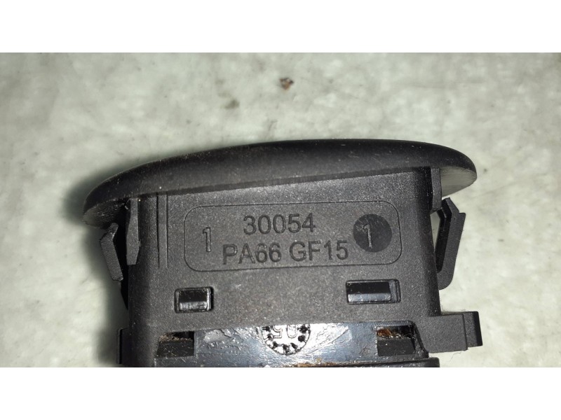Recambio de mando elevalunas delantero derecho para citroen c2 furio referencia OEM IAM 30054 PA66GF15 96605364XT