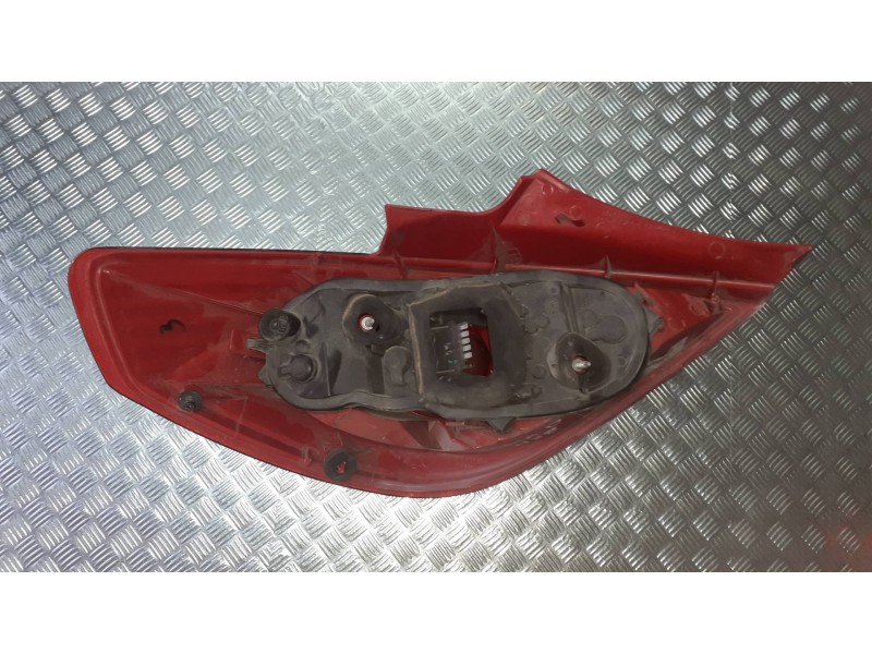 Recambio de piloto trasero derecho para opel corsa d cmon referencia OEM IAM 93189091 89316585A 89037822