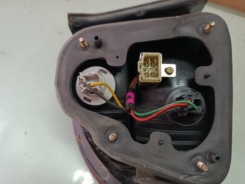 Recambio de piloto trasero derecho para daewoo lanos cool junior referencia OEM IAM PY21W  