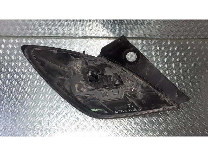 Recambio de piloto trasero derecho para opel astra gtc navi referencia OEM IAM 24451834 161392 00874802