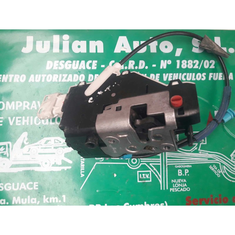 Recambio de cerradura puerta trasera derecha para citroen c4 berlina exclusive referencia OEM IAM 9681336880 40727120 