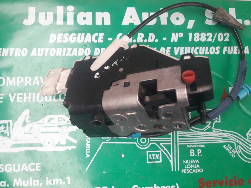 Recambio de cerradura puerta trasera derecha para citroen c4 berlina exclusive referencia OEM IAM 9681336880 40727120 