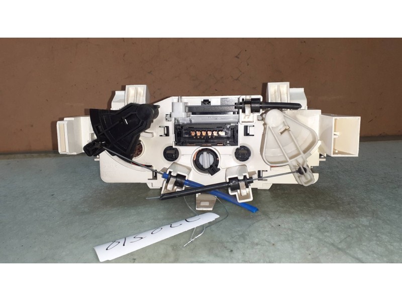Recambio de mando calefaccion / aire acondicionado para citroen c2 furio referencia OEM IAM F664479W 69300002 