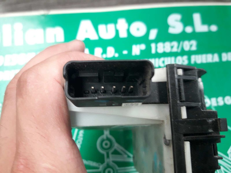 Recambio de cerradura puerta delantera derecha para peugeot 208 access referencia OEM IAM 9688079980 40647192R 
