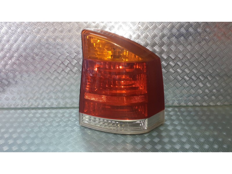 Recambio de piloto trasero derecho para opel vectra c berlina club referencia OEM IAM 13130644  