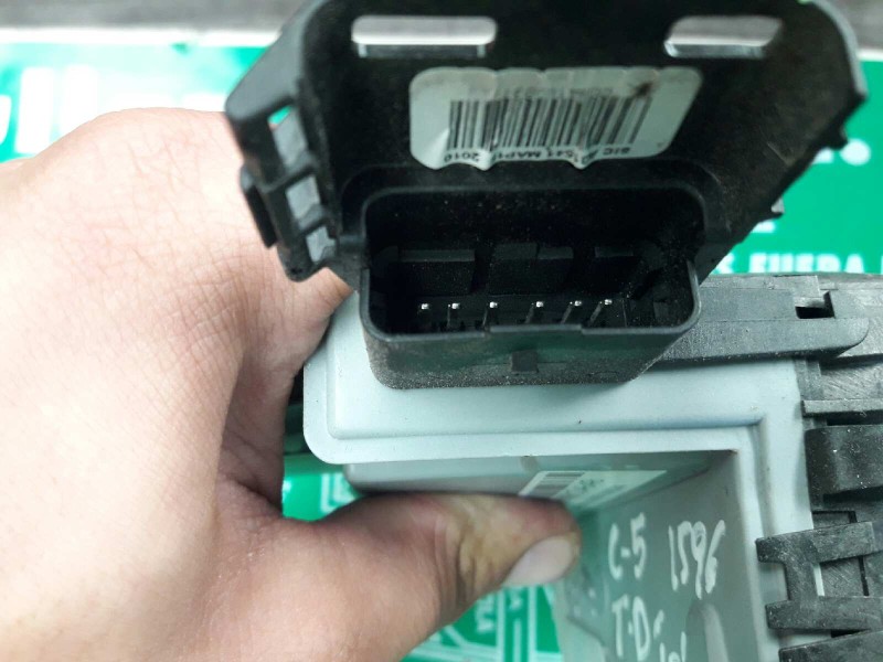 Recambio de cerradura puerta trasera derecha para citroen c5 berlina millenium referencia OEM IAM 732153 A04079 5140M124018