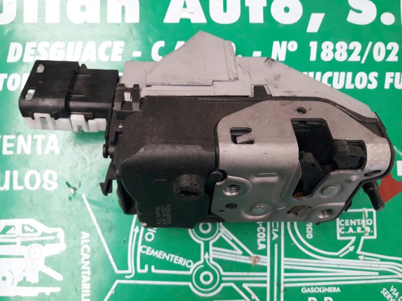 Recambio de cerradura puerta trasera derecha para peugeot 308 sw confort referencia OEM IAM 567164 A01521 1308A019518