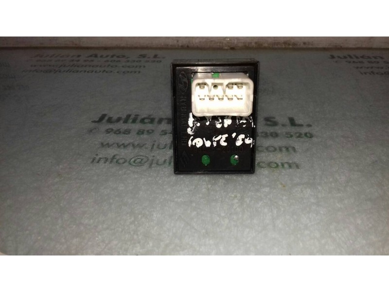 Recambio de mando elevalunas delantero derecho para hyundai coupe (gk) 1.6 fx referencia OEM IAM   