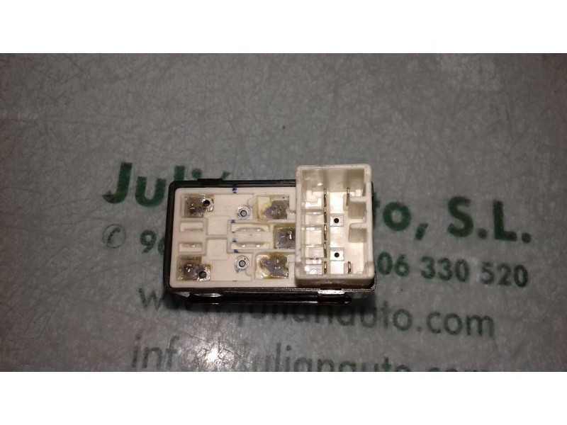 Recambio de mando elevalunas trasero derecho para hyundai accent (lc) gls referencia OEM IAM 621W04620  