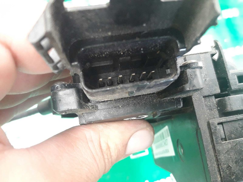 Recambio de cerradura puerta delantera derecha para peugeot 207 sport referencia OEM IAM 24099816 6 PINES NEGRO