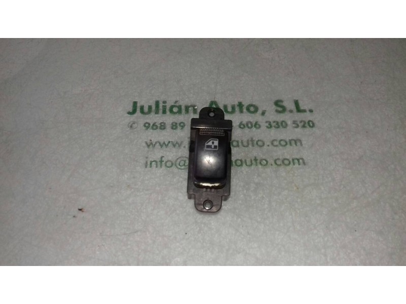 Recambio de mando elevalunas delantero derecho para kia carnival ii 2.9 cdri ex referencia OEM IAM 621W03620  