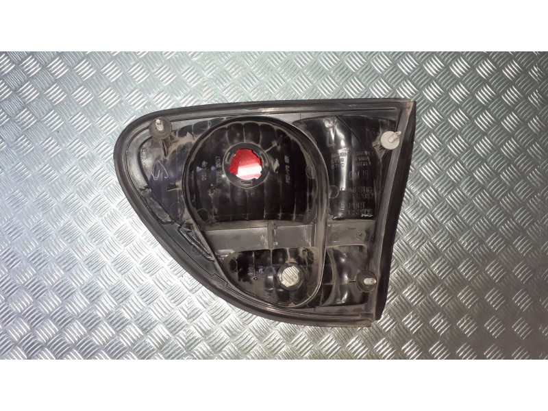 Recambio de piloto trasero izquierdo para chevrolet alero 2.4 ltr piel referencia OEM IAM 22652305  22642087