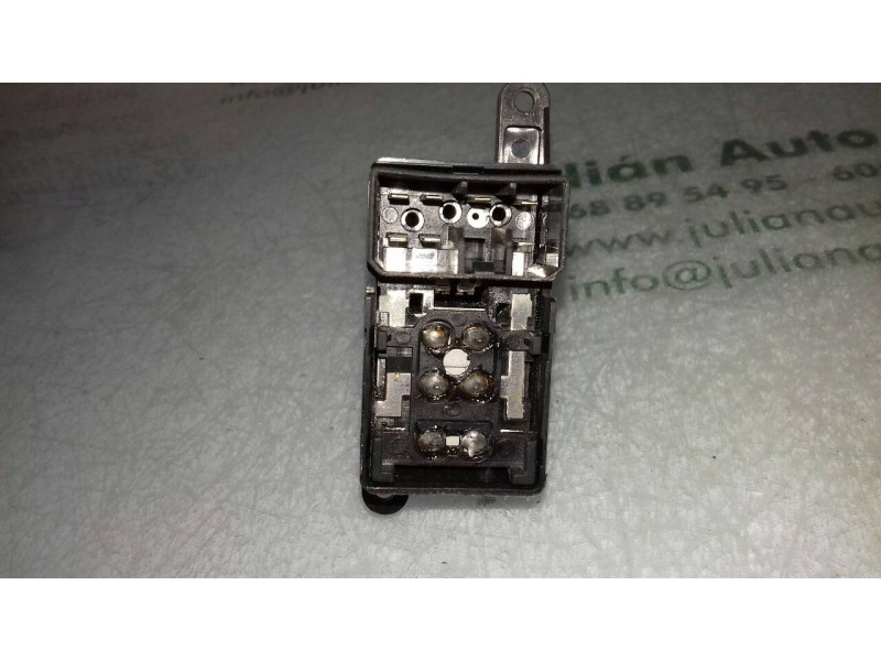 Recambio de mando elevalunas trasero izquierdo para kia carnival ii 2.9 cdri ex referencia OEM IAM   