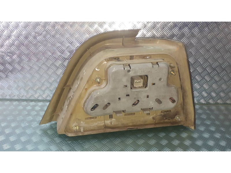 Recambio de piloto trasero izquierdo para daewoo nexia gl referencia OEM IAM 03110006451  03110006631