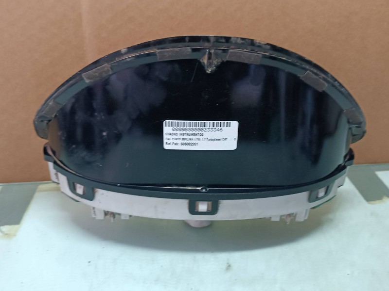 Recambio de cuadro instrumentos para fiat punto berlina (176) 1.7 turbodiesel cat referencia OEM IAM 606082001 6060000160A 