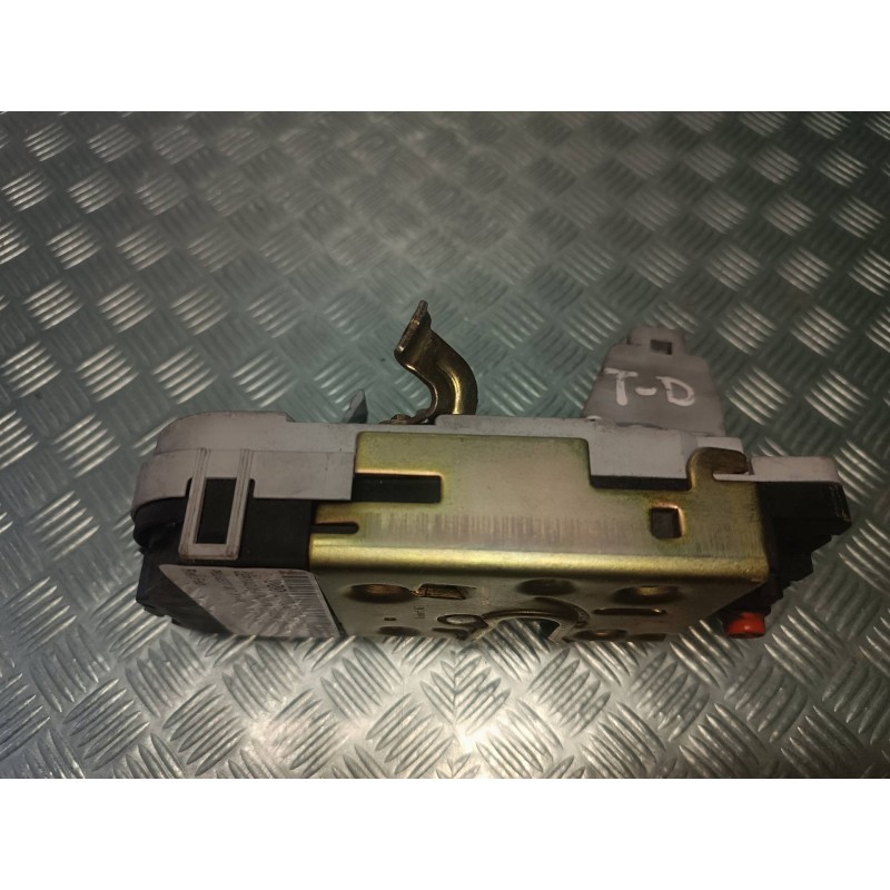 Recambio de cerradura puerta trasera derecha para peugeot 307 (s1) xn referencia OEM IAM  CONECTOR 4 PINES ELECTRICA