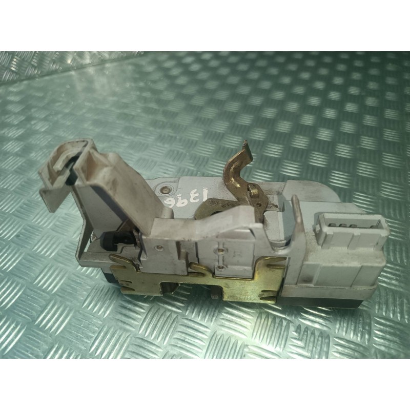 Recambio de cerradura puerta trasera derecha para peugeot 307 (s1) xn referencia OEM IAM  CONECTOR 4 PINES ELECTRICA