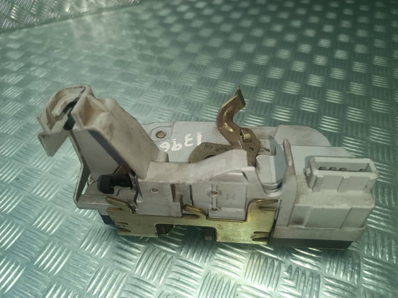 Recambio de cerradura puerta trasera derecha para peugeot 307 (s1) xn referencia OEM IAM  CONECTOR 4 PINES ELECTRICA