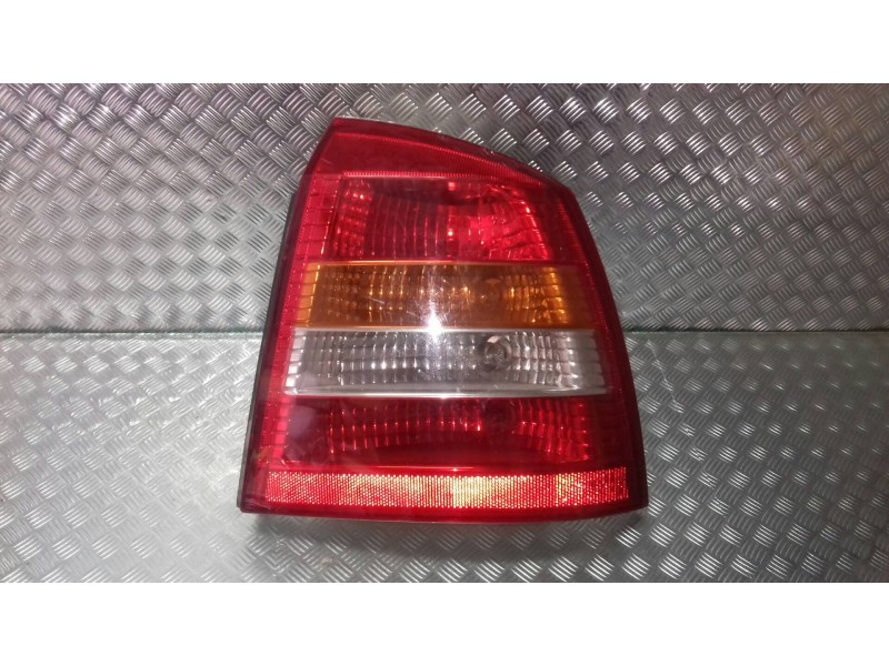 Recambio de piloto trasero derecho para opel astra g berlina comfort referencia OEM IAM 90521544  03161000