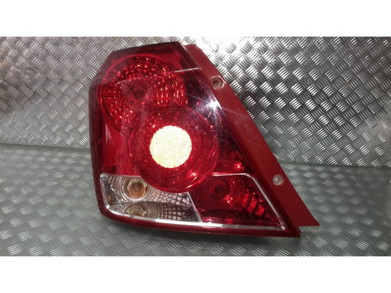 Recambio de piloto trasero izquierdo para daewoo kalos 1.4 se referencia OEM IAM 300266L  