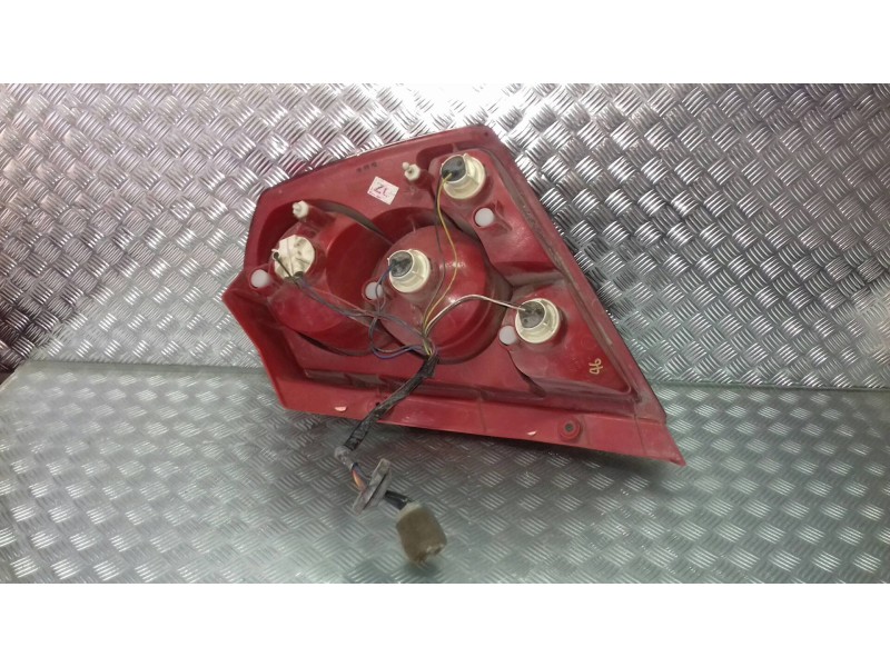 Recambio de piloto trasero izquierdo para daewoo kalos 1.4 se referencia OEM IAM 300266L  