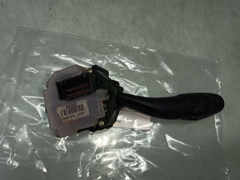 Recambio de mando limpia para hyundai i30 comfort referencia OEM IAM 934202R010  CONECTOR 6+ 7 PINES