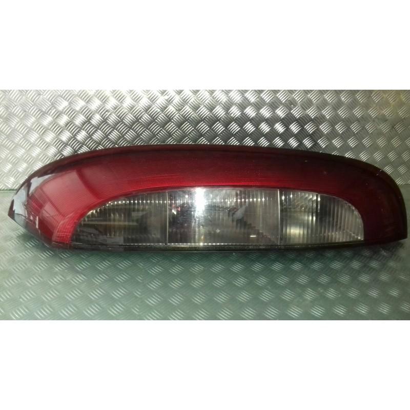 Recambio de piloto trasero derecho para opel corsa c blue line referencia OEM IAM 09114337  89302181