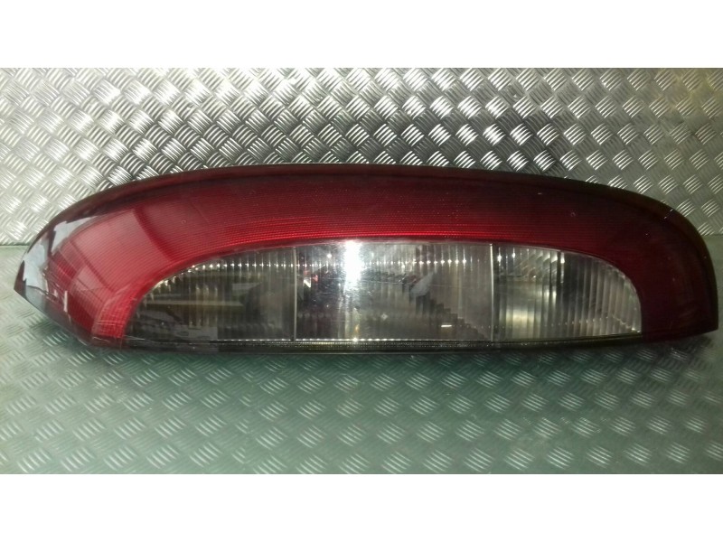 Recambio de piloto trasero derecho para opel corsa c blue line referencia OEM IAM 09114337  89302181