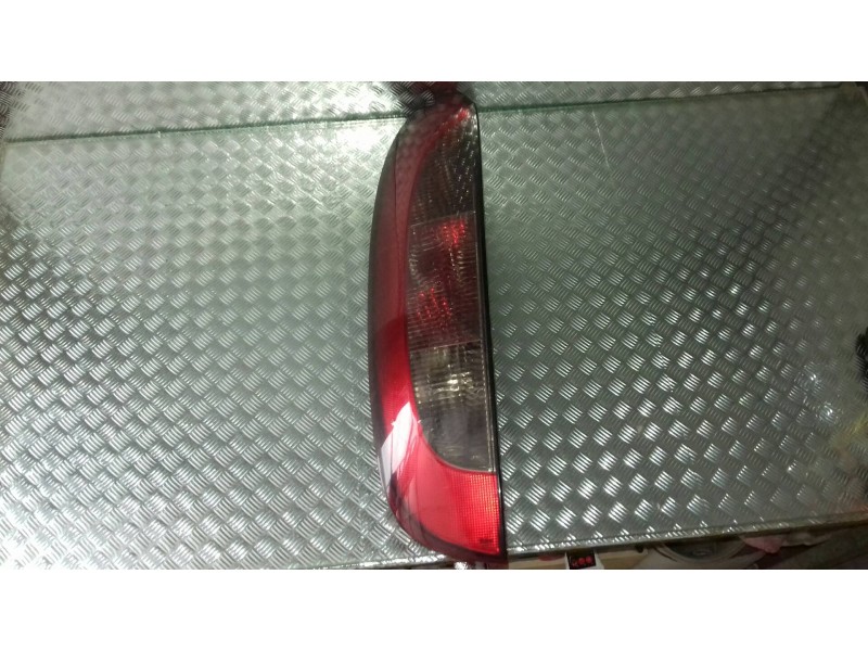 Recambio de piloto trasero izquierdo para opel corsa c club referencia OEM IAM 09114336  89302171