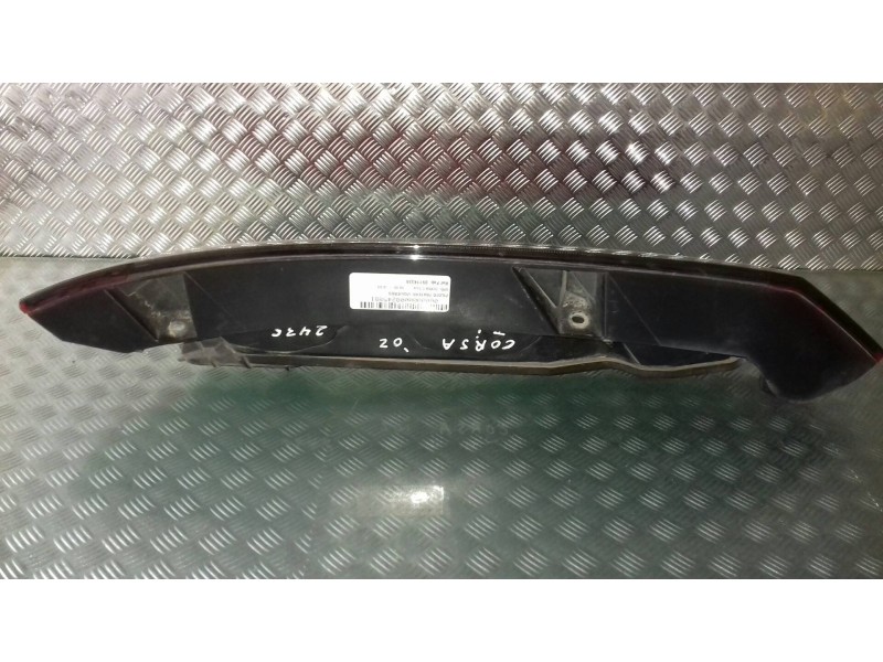 Recambio de piloto trasero izquierdo para opel corsa c club referencia OEM IAM 09114336  89302171