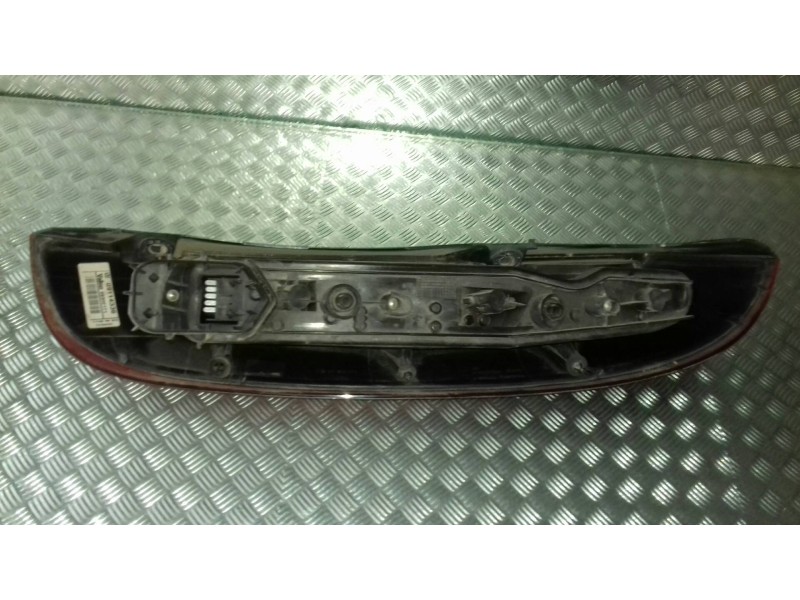 Recambio de piloto trasero izquierdo para opel corsa c club referencia OEM IAM 09114336  89302171