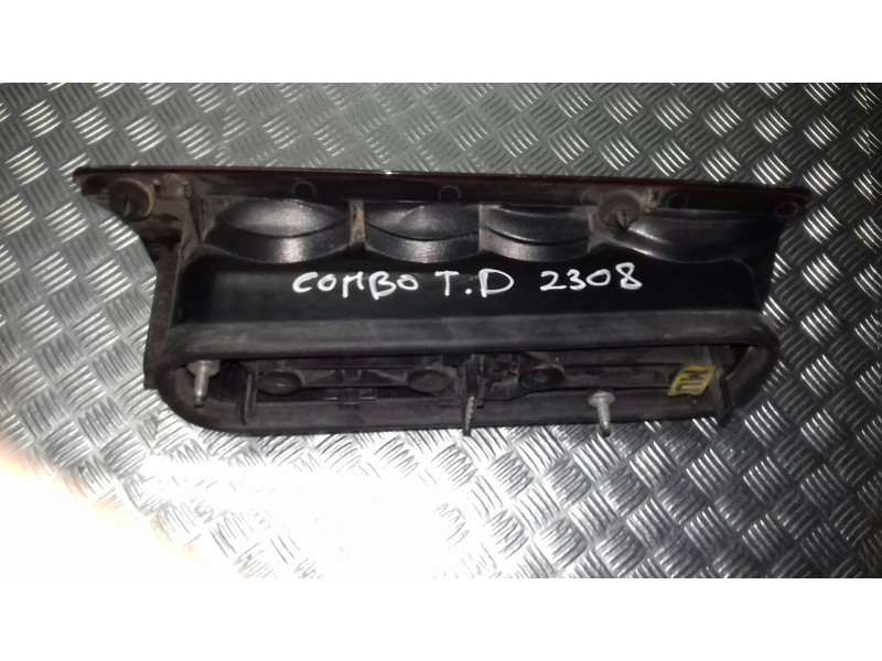 Recambio de piloto trasero derecho para opel combo (corsa c) familiar referencia OEM IAM 45313  51132