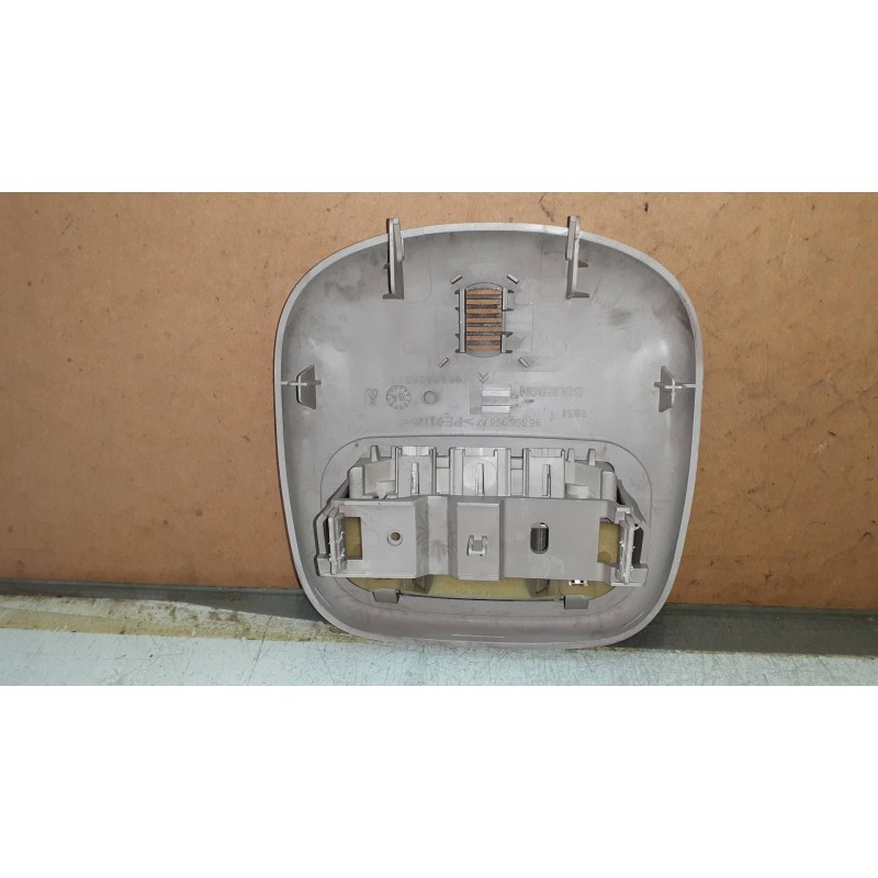 Recambio de luz interior para citroen c5 berlina 2.0 hdi sx referencia OEM IAM 9636696877 9648338577 
