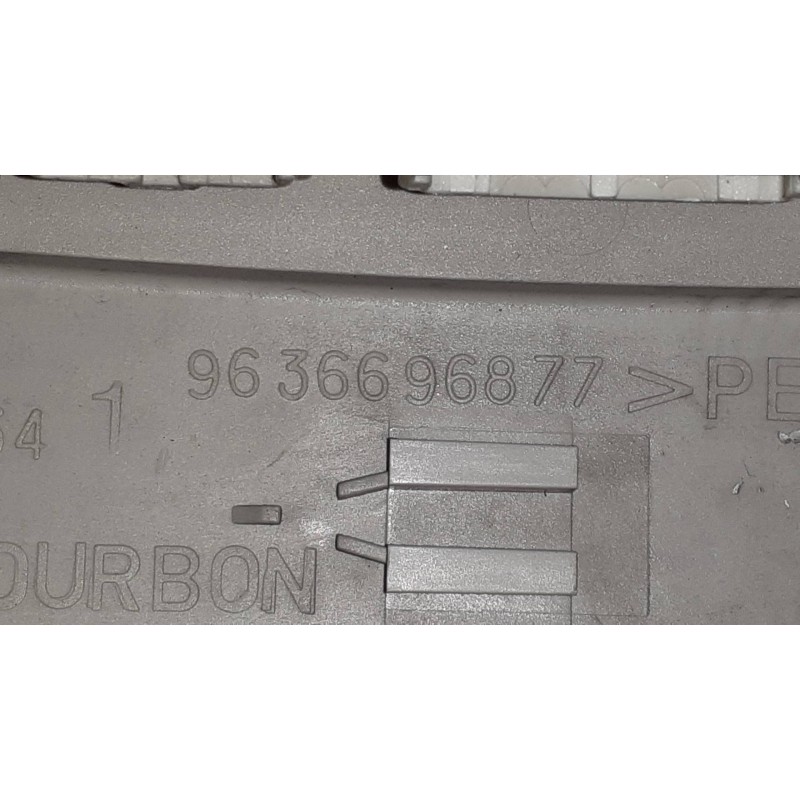 Recambio de luz interior para citroen c5 berlina 2.0 hdi sx referencia OEM IAM 9636696877 9648338577 