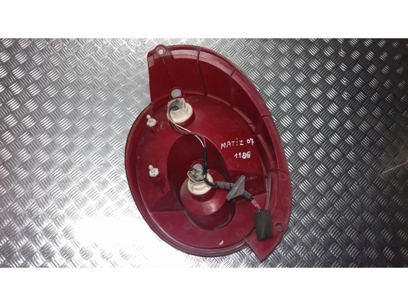 Recambio de piloto trasero derecho para chevrolet matiz s referencia OEM IAM 300412R  