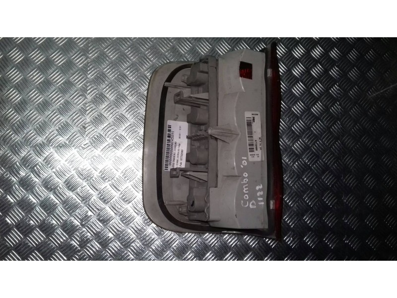 Recambio de piloto trasero derecho para opel combo (corsa b) cargo referencia OEM IAM 67732680  