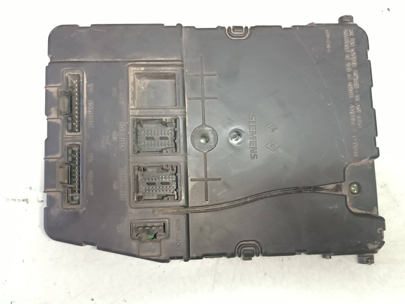 Recambio de caja reles / fusibles para renault megane ii classic berlina dynamique referencia OEM IAM 8200606824 S118400140G SIE