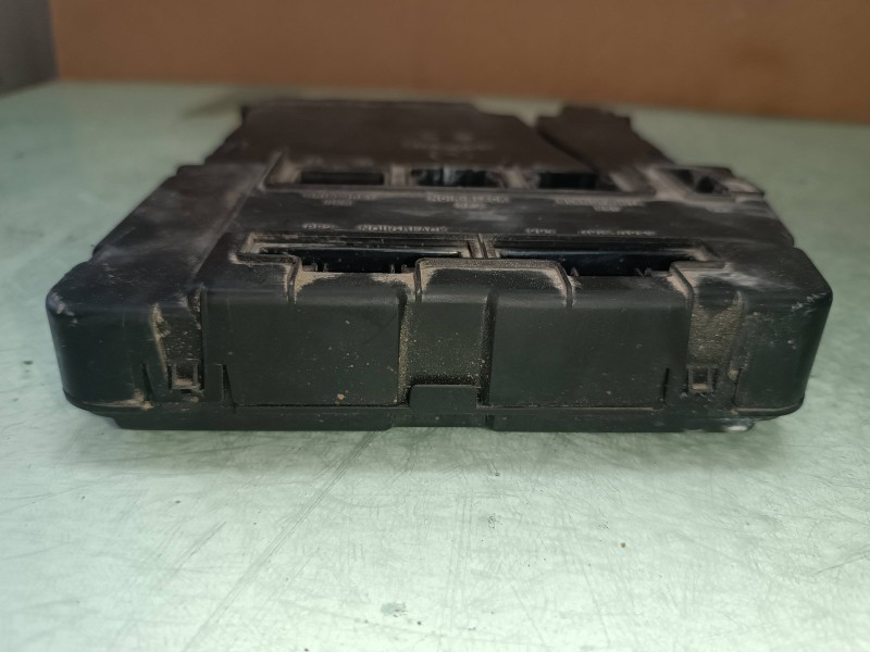 Recambio de caja reles / fusibles para renault megane ii classic berlina dynamique referencia OEM IAM 8200606824 S118400140G SIE