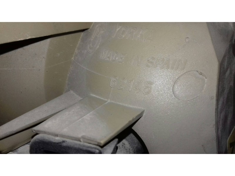 Recambio de piloto trasero derecho para opel vectra b berlina básico (1999) referencia OEM IAM 62145  