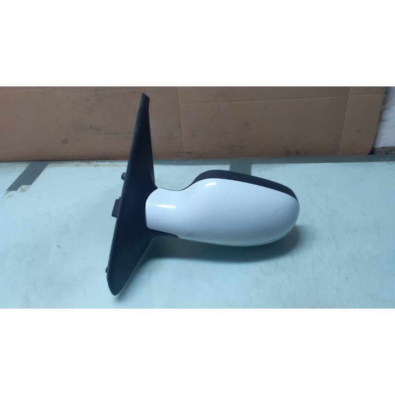Recambio de retrovisor izquierdo para renault clio ii fase ii (b/cb0) campus referencia OEM IAM 018011  ELECTRICO