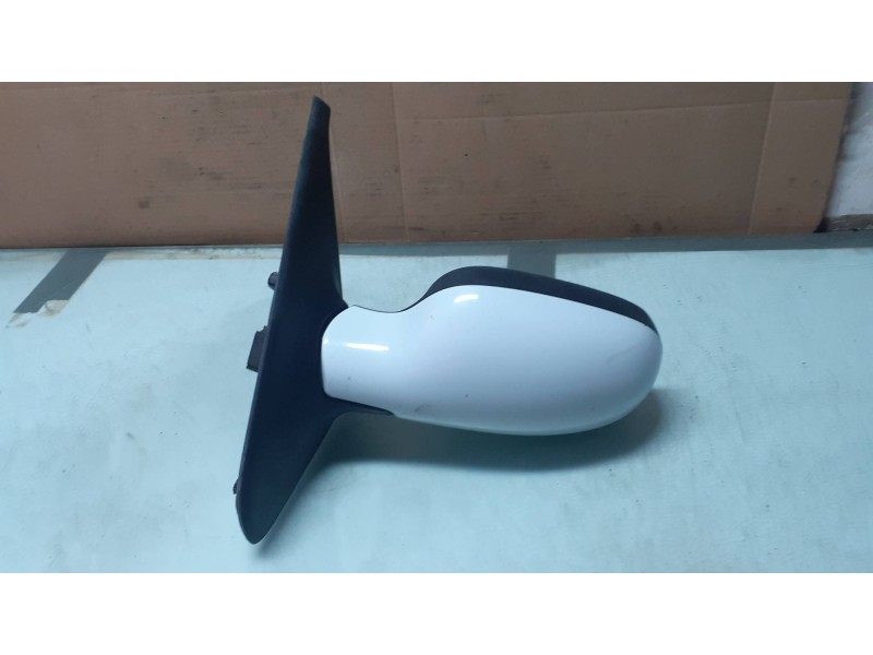 Recambio de retrovisor izquierdo para renault clio ii fase ii (b/cb0) campus referencia OEM IAM 018011  ELECTRICO