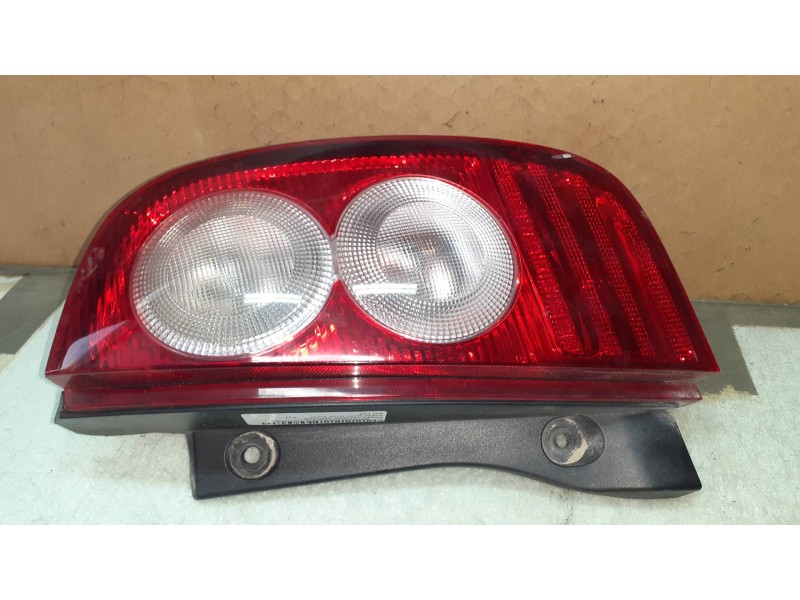 Recambio de piloto trasero derecho para nissan micra (k12e) acenta referencia OEM IAM   