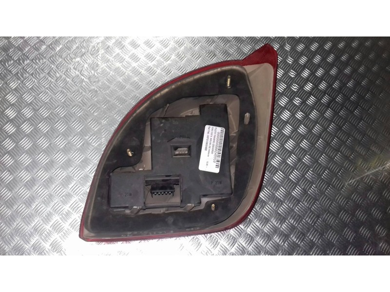 Recambio de piloto trasero izquierdo para ford fiesta berlina (dx) ambiente referencia OEM IAM 96FG13N004BB  96FG13N004