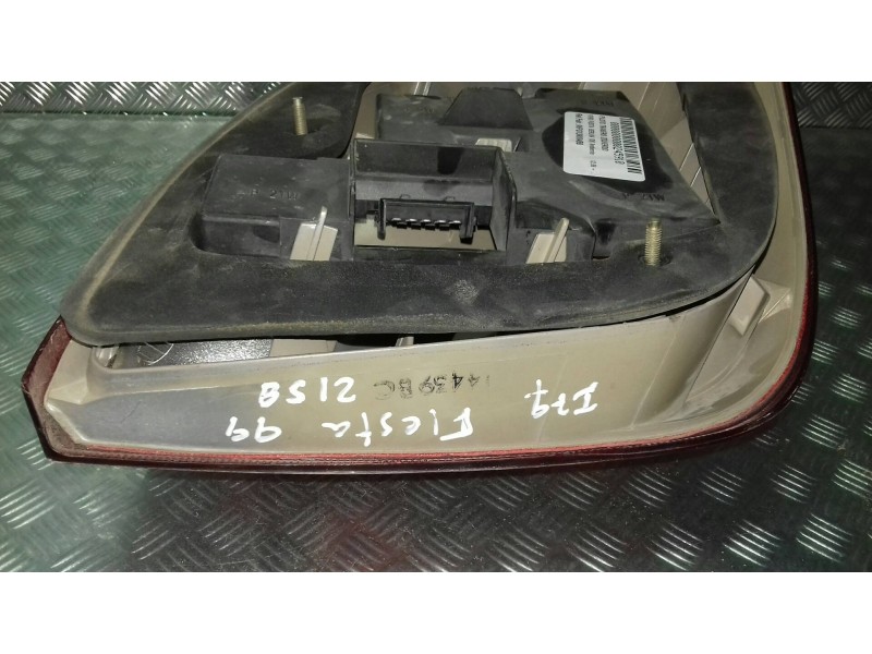 Recambio de piloto trasero izquierdo para ford fiesta berlina (dx) ambiente referencia OEM IAM 96FG13N004BB  96FG13N004