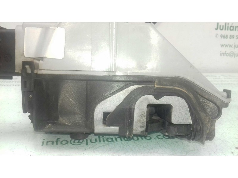 Recambio de cerradura puerta trasera derecha para citroen c5 berlina millenium referencia OEM IAM 006186 A04990 3392M045711
