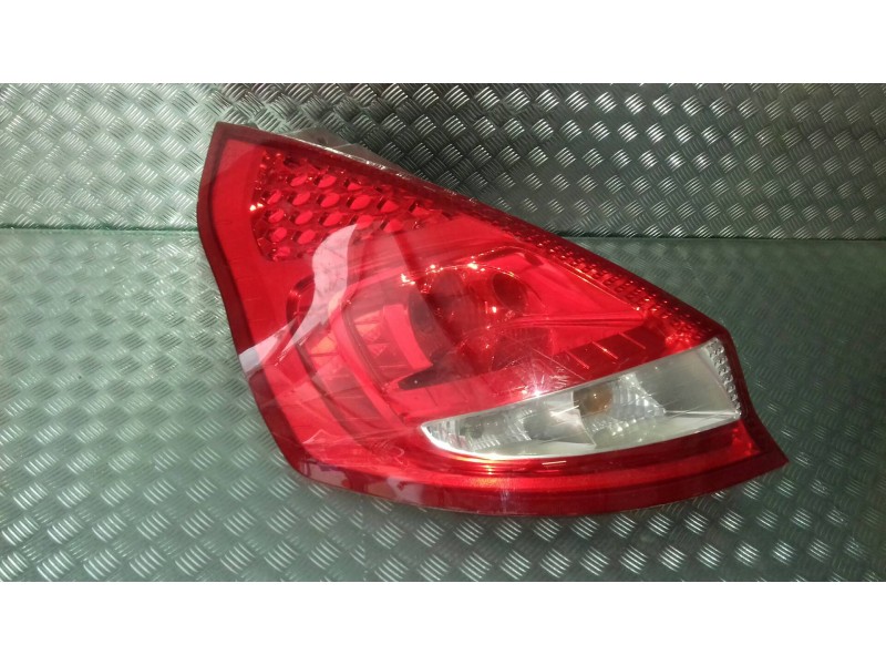 Recambio de piloto trasero izquierdo para ford fiesta (cb1) ghia referencia OEM IAM 8A6113405A  