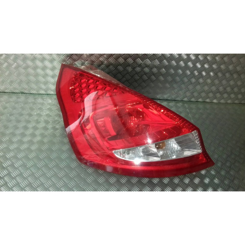 Recambio de piloto trasero izquierdo para ford fiesta (cb1) trend referencia OEM IAM 8A6113405A  