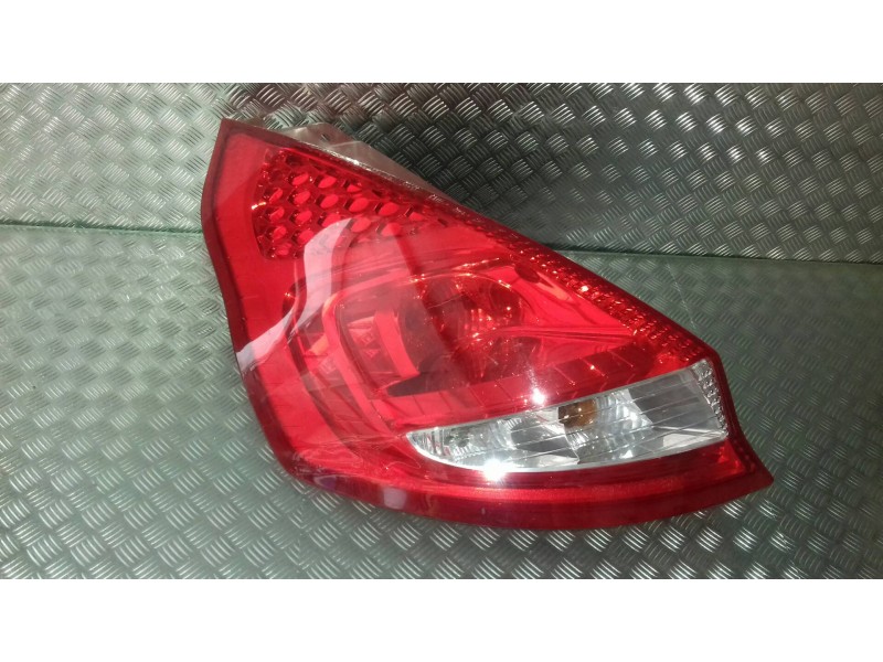 Recambio de piloto trasero izquierdo para ford fiesta (cb1) trend referencia OEM IAM 8A6113405A  