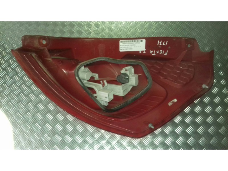 Recambio de piloto trasero izquierdo para ford fiesta (cb1) trend referencia OEM IAM 8A6113405A  